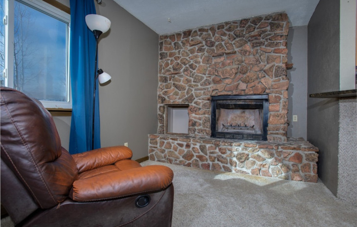 21470 4th Avenue Photo