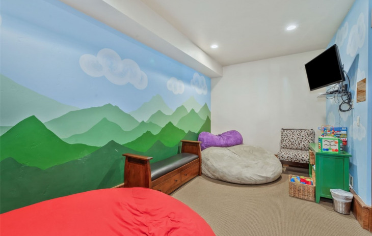 1385 Turning Leaf Court Photo