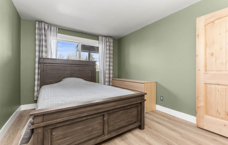 1340 Athens Plaza Photo