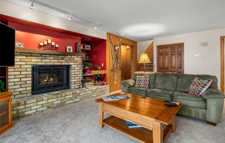2400 Ski Trail Lane Photo