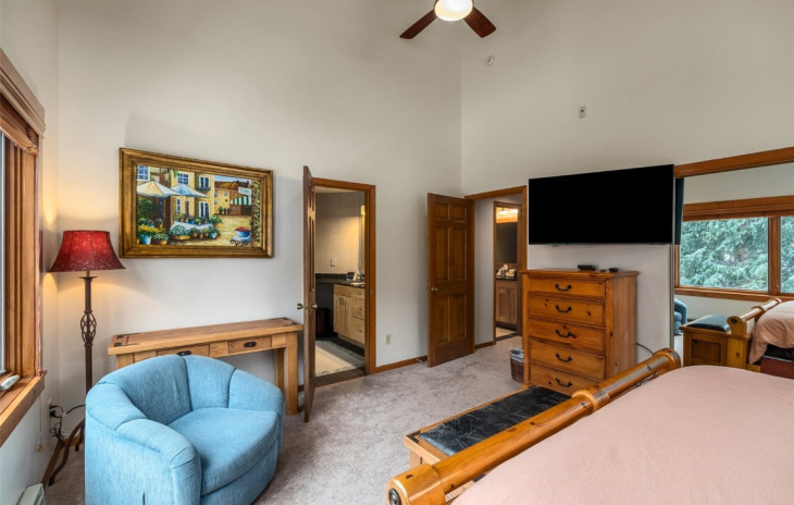 2400 Ski Trail Lane Photo