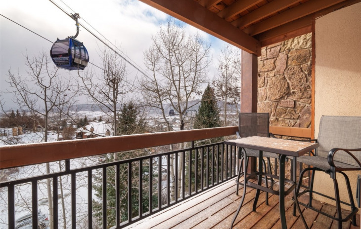 2400 Ski Trail Lane Photo