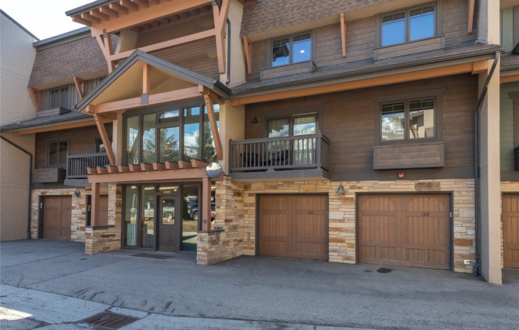 2335 Apres Ski Way Photo