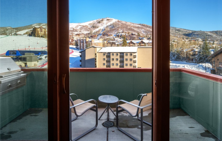 2250 Apres Ski Way Photo