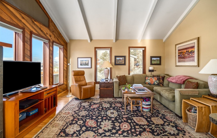 3185 Apres Ski Way Photo