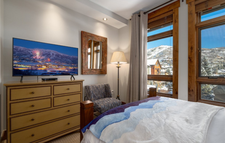 2250 Apres Ski Way Photo
