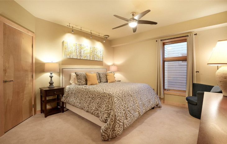 601 Lincoln Avenue Photo