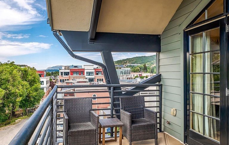 601 Lincoln Avenue Photo