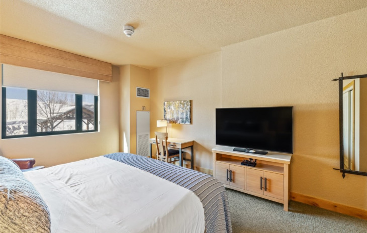 2300 Mount Werner Circle Photo