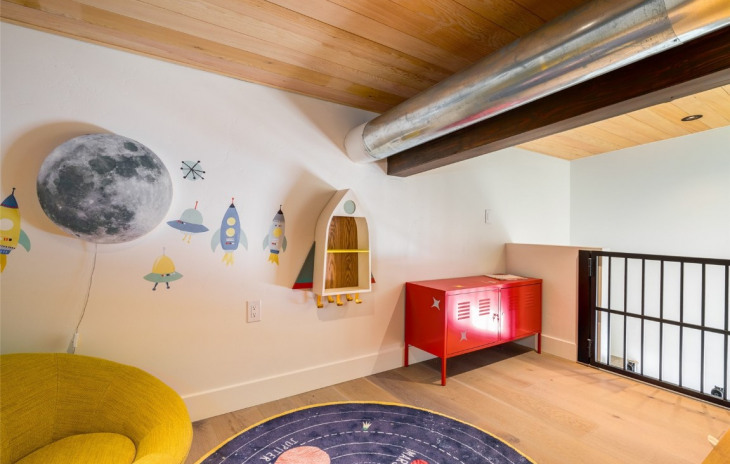 33200 Meadow Creek Drive Photo