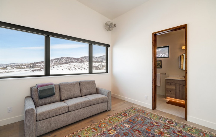 33200 Meadow Creek Drive Photo