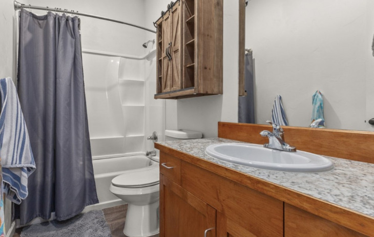 984 Dry Creek South Road Photo