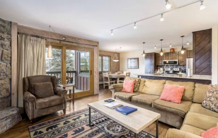 2335 Apres Ski Way Photo