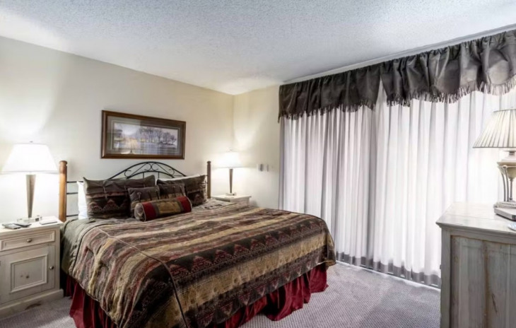 2335 Apres Ski Way Photo