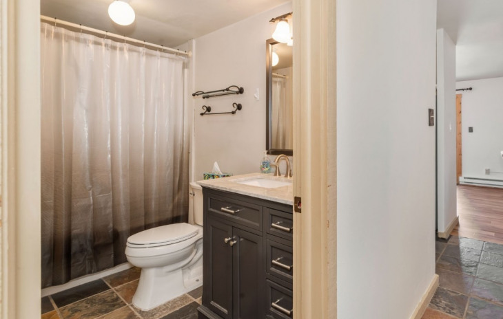 2590 Longthong Road Photo