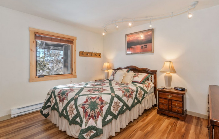2590 Longthong Road Photo