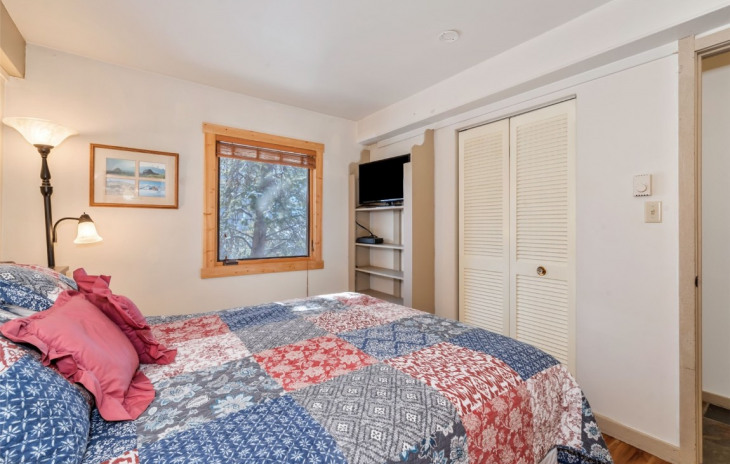 2590 Longthong Road Photo
