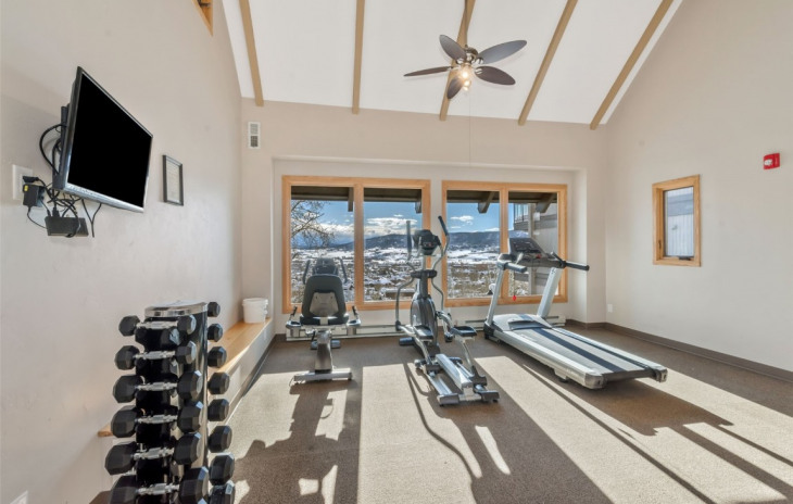 2590 Longthong Road Photo