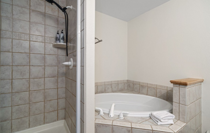 3448 Spring Valley Drive Photo