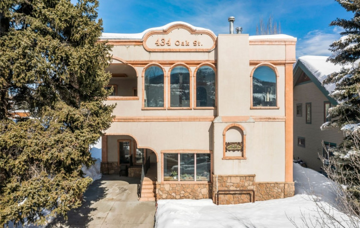 434 Oak Street Photo
