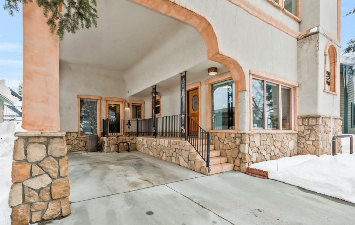 434 Oak Street Photo