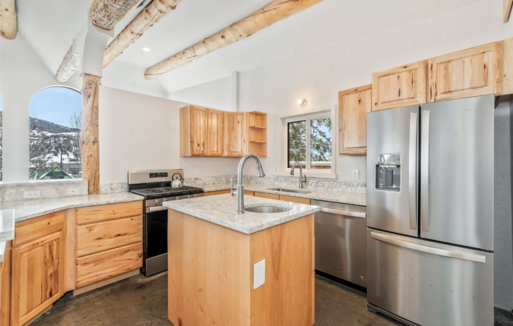 434 Oak Street Photo