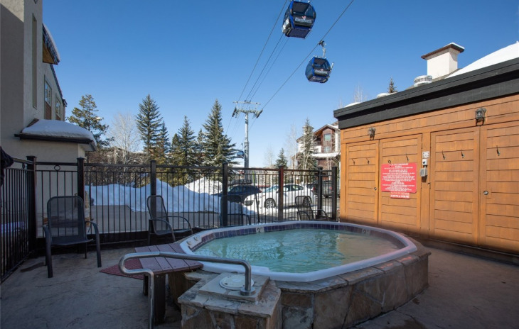 2320 Ski Trail Lane Photo