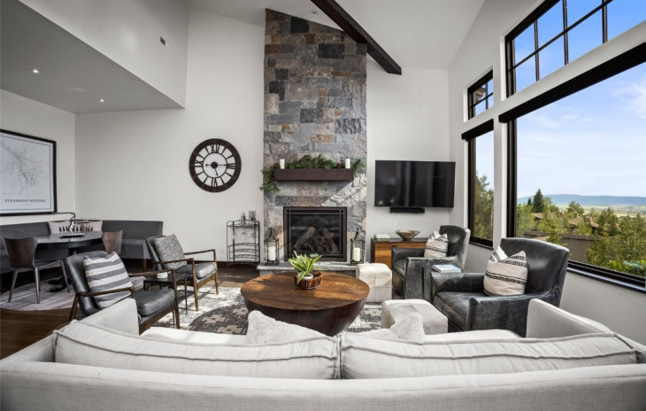 2355 Poma Lane Photo
