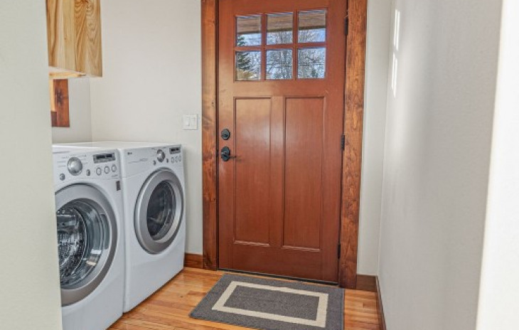 527 E Lincoln Avenue Photo