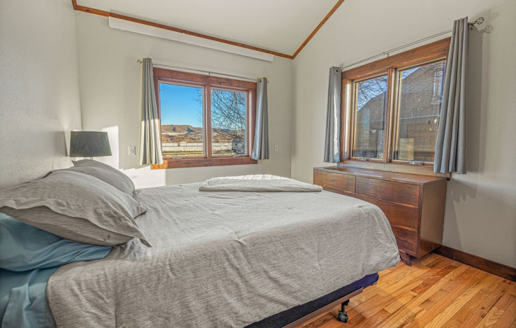 527 E Lincoln Avenue Photo