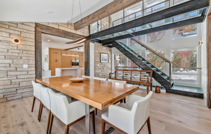 24 Maple Street Photo