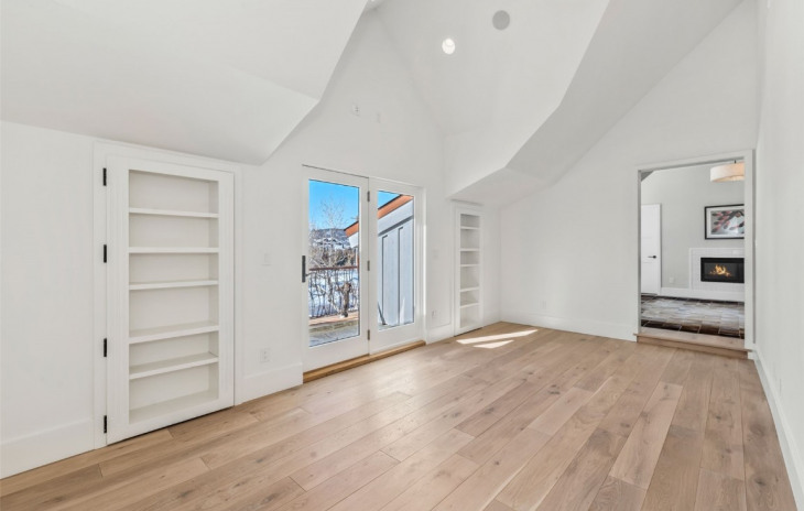 24 Maple Street Photo