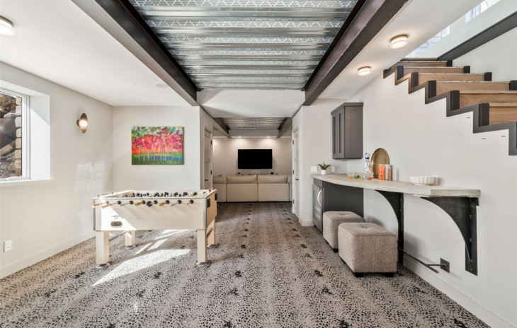 24 Maple Street Photo