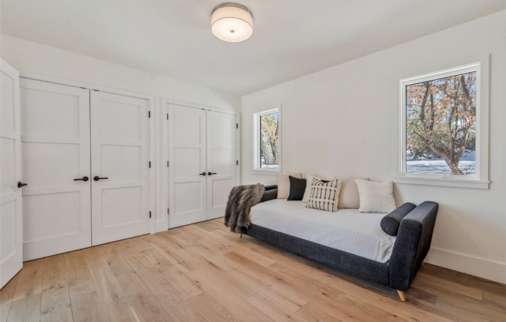 24 Maple Street Photo