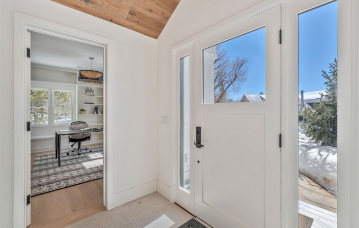 24 Maple Street Photo