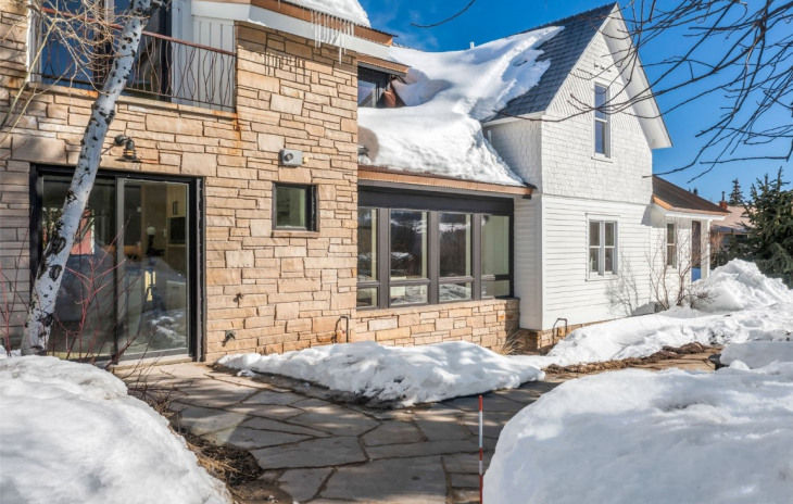 24 Maple Street Photo