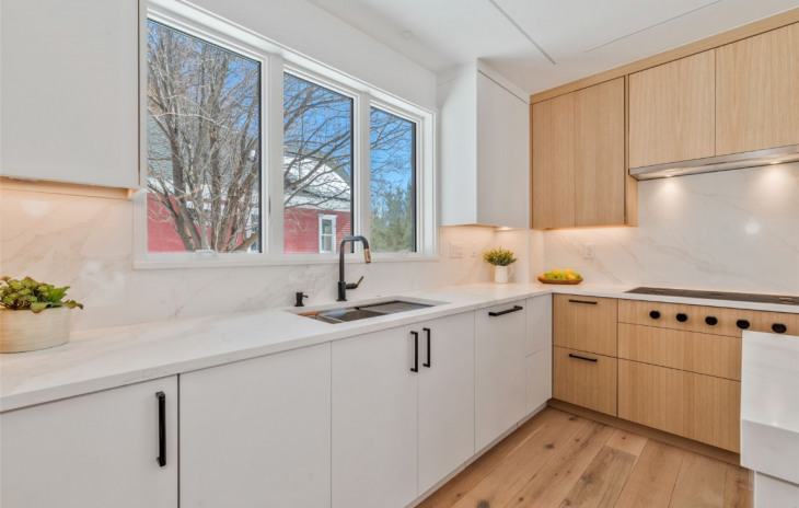 24 Maple Street Photo