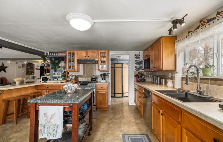20730 W Us Highway 40 Photo