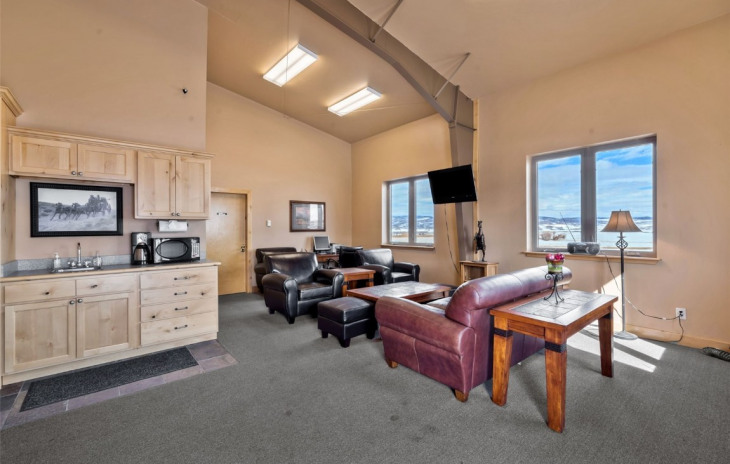 501 W Airport Boulevard Photo