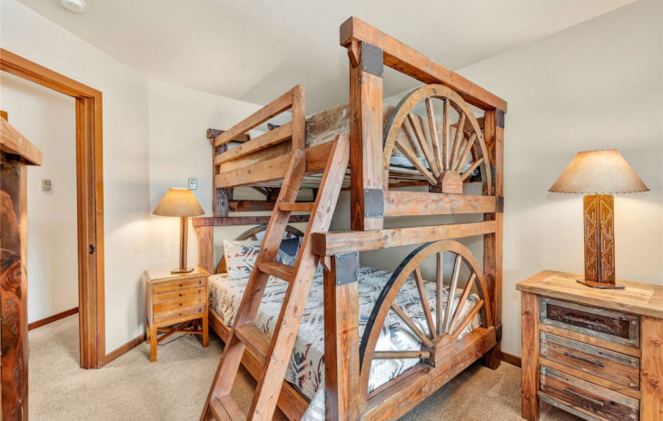 2306 Ski Trail Lane Photo