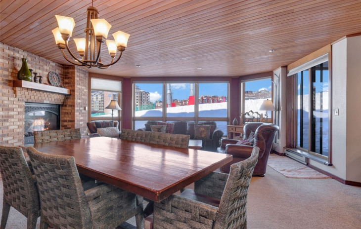 2306 Ski Trail Lane Photo