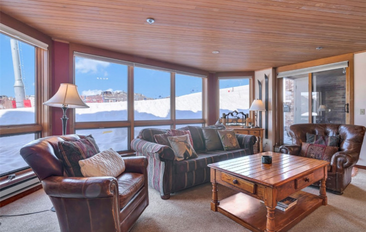 2306 Ski Trail Lane Photo