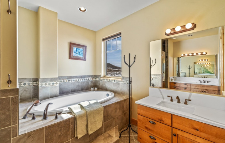 938 Dry Creek South Road Photo