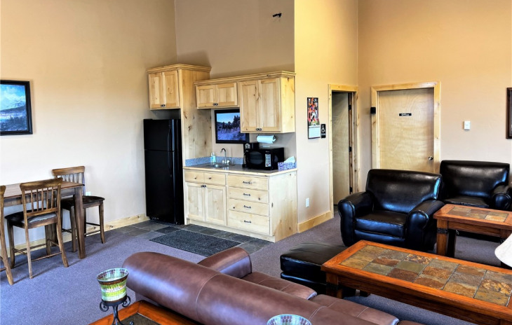 501 W Airport Boulevard Photo