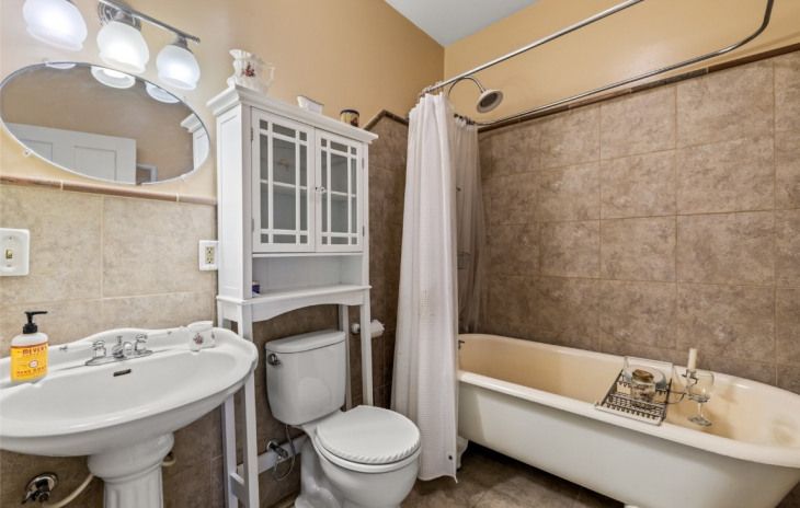 399 E Jefferson Avenue Photo