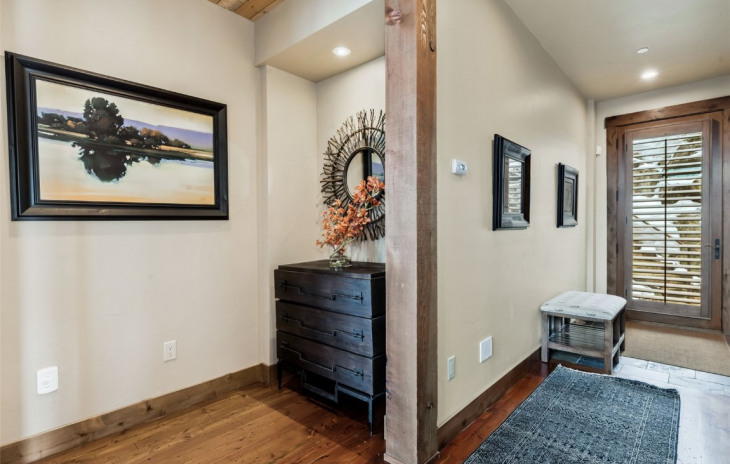 2542 Ski Trail Lane Photo