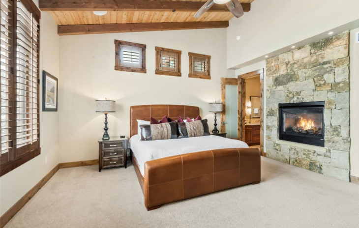 2542 Ski Trail Lane Photo