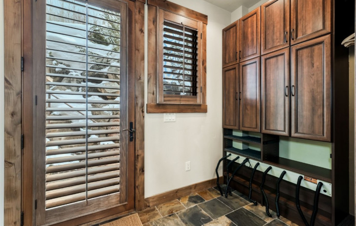 2542 Ski Trail Lane Photo
