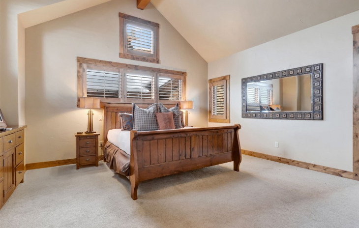 2542 Ski Trail Lane Photo