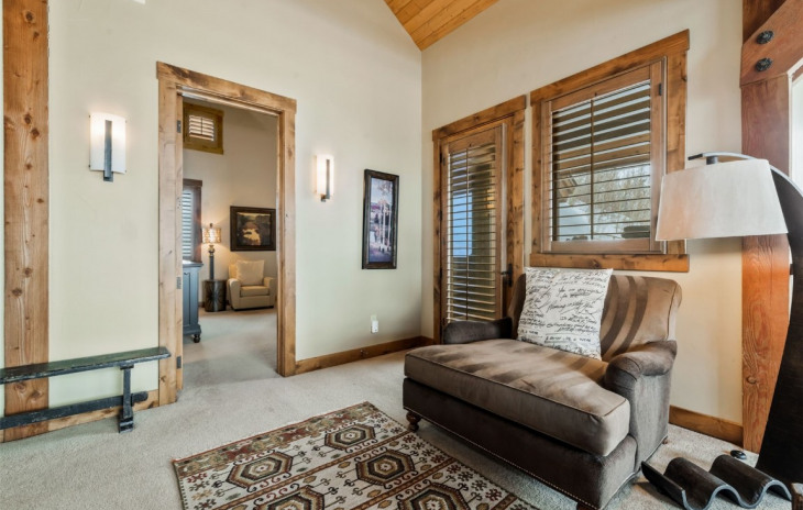 2542 Ski Trail Lane Photo